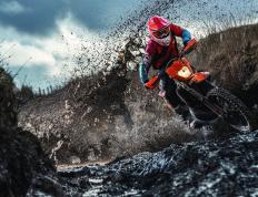 德罗巴焦点对战，Ming与60激战切尔西分钟，刷新纪录胜负难料！赛场气氛高涨